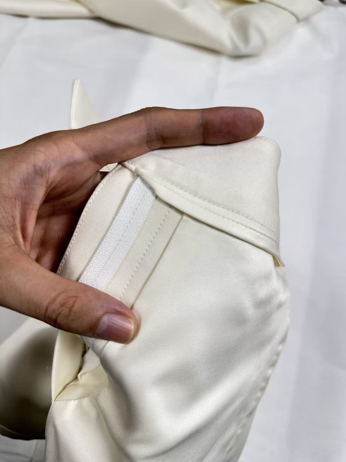 Fully enclosed seams inside lined trousers, UP Fashion Guangzhou